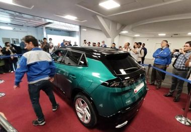 (ویدئو) تست قطع انگشت؛ BMW و تسلا رد شدند!