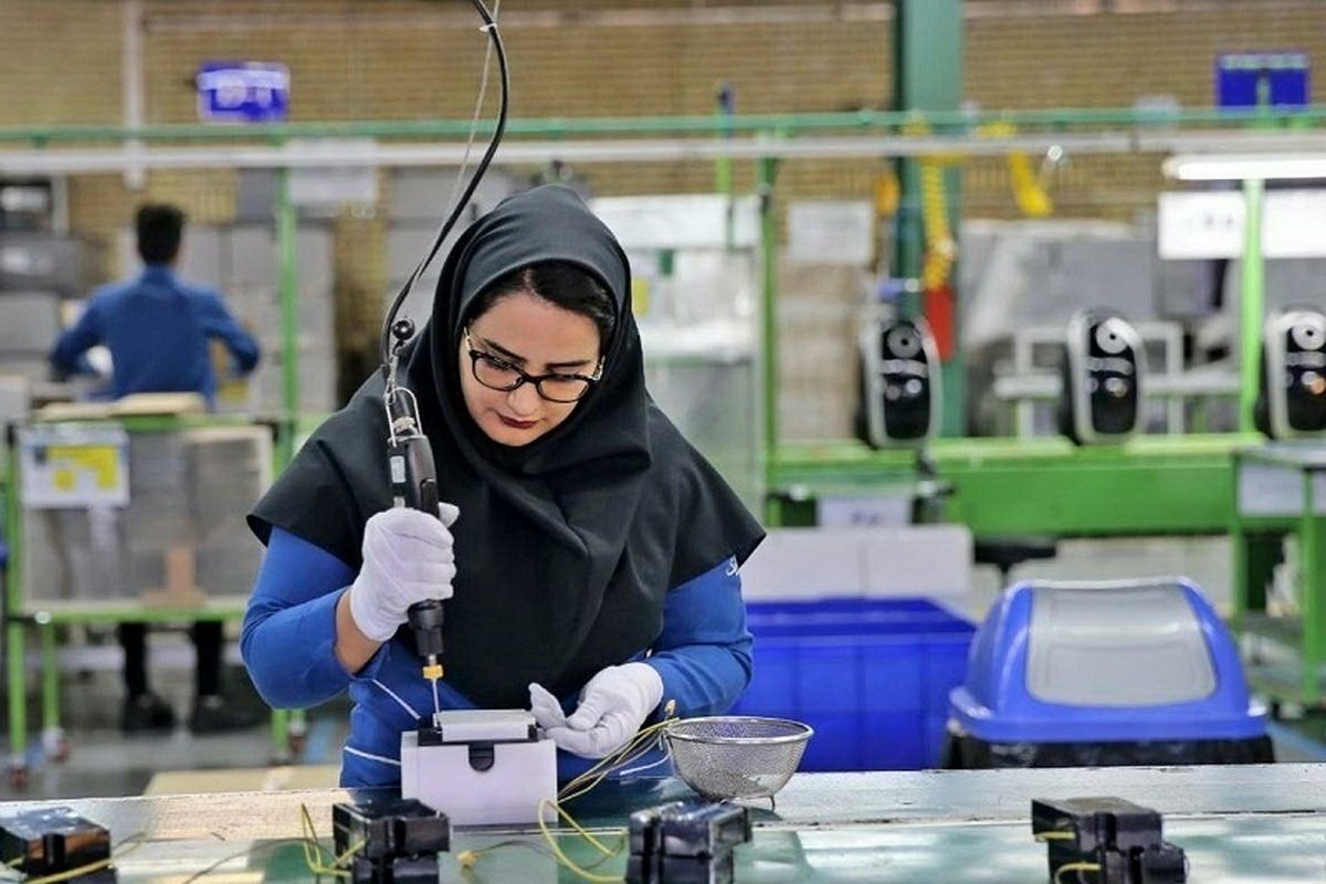 دستمزد ۱۴۰۴ کارگران واقعا چقدر جوابگوی هزینههاست؟