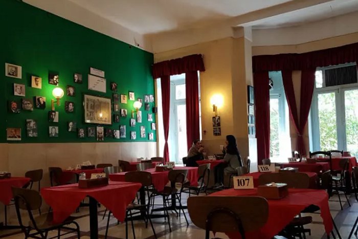 معرفی پنج کافه ۱۰۰ ساله تهران برای سفر در زمان