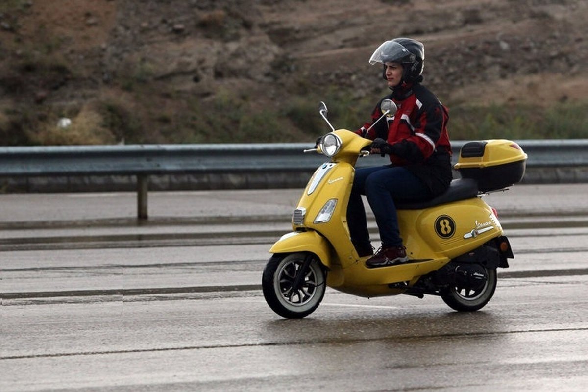 ممنوعیت موتورسواری بانوان؛ قانون چه می‌گوید؟