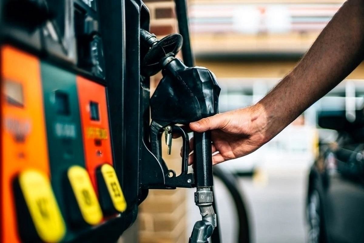 نقشه دولت برای قیمت بنزین لو رفت