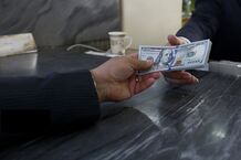 رشد قیمت دلار همزمان با تشدید تنش‌ها