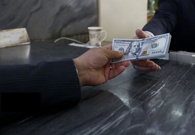 رشد قیمت دلار همزمان با تشدید تنش‌ها